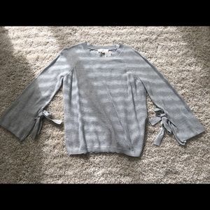Vince Camuto grey sweater